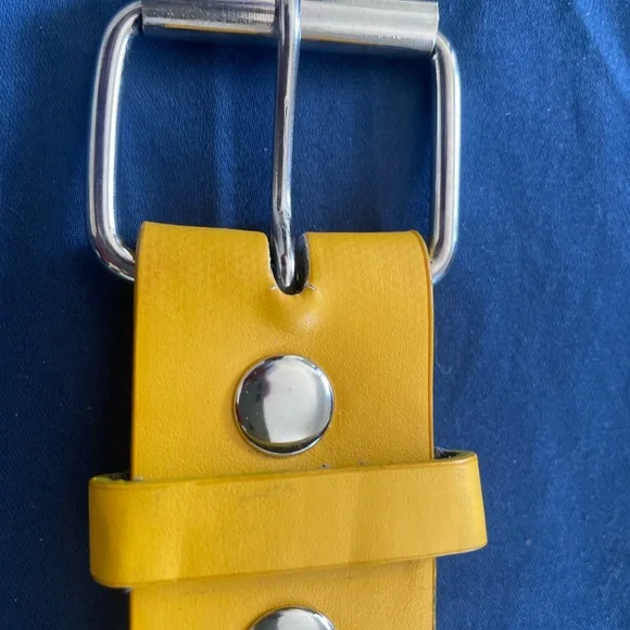 Yellow leather belt - Picture 4 of 4